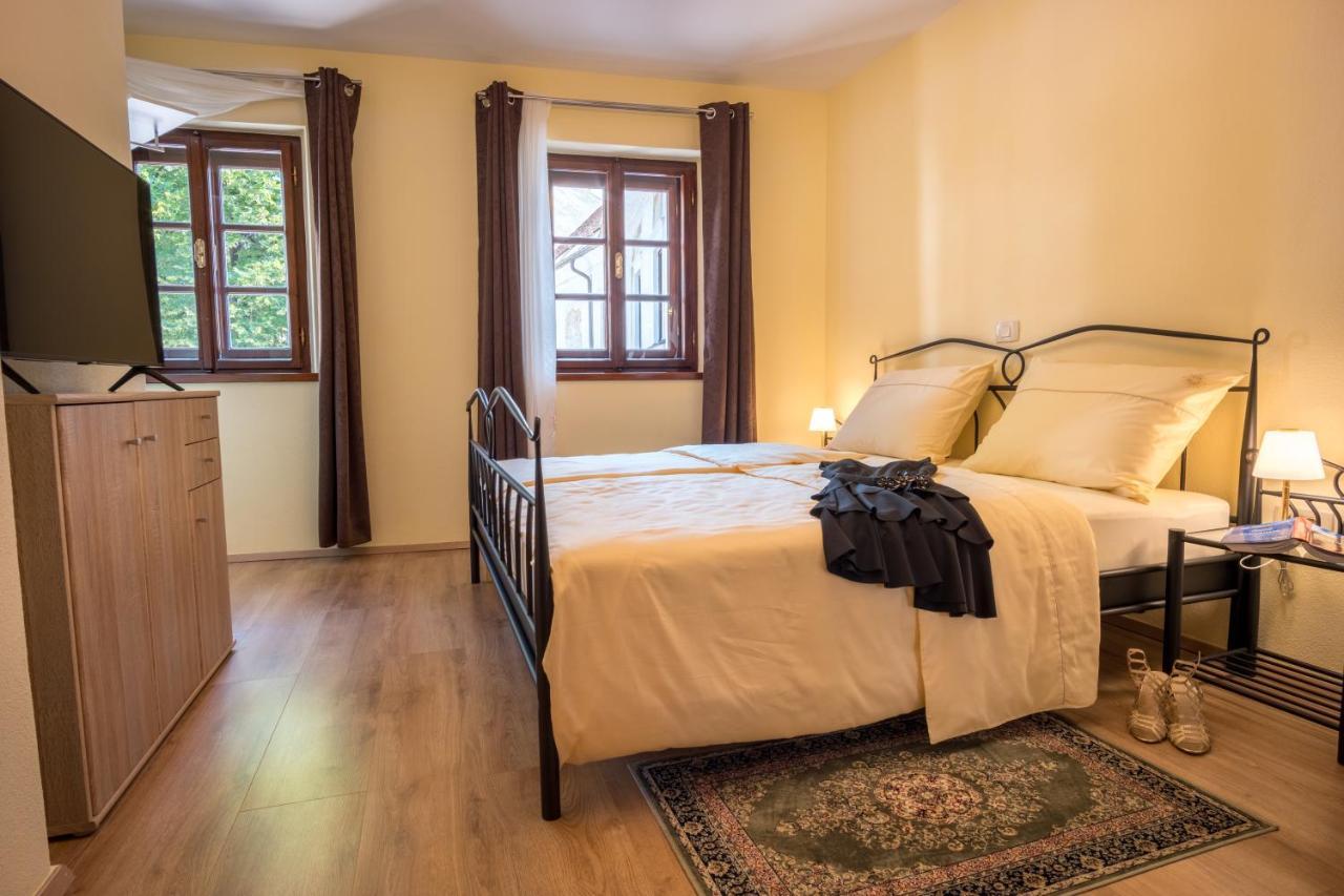Vila Radolca Apartments & Rooms Radovljica Bagian luar foto