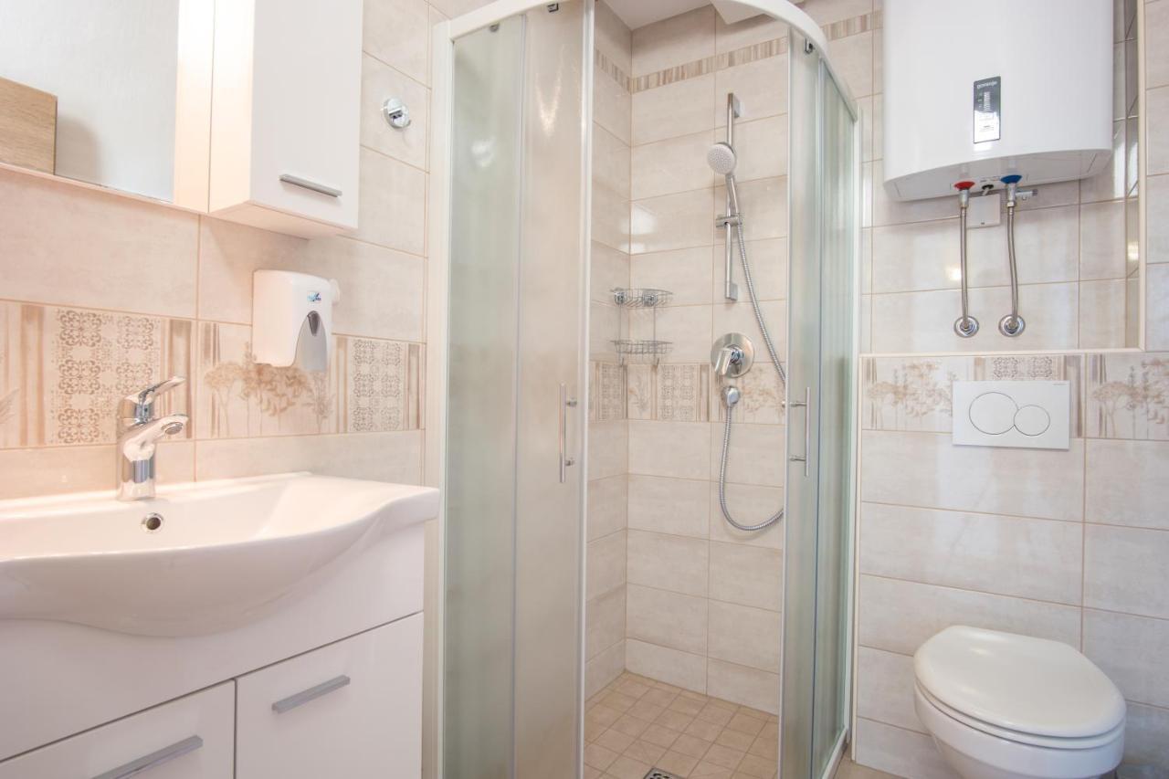 Vila Radolca Apartments & Rooms Radovljica Bagian luar foto