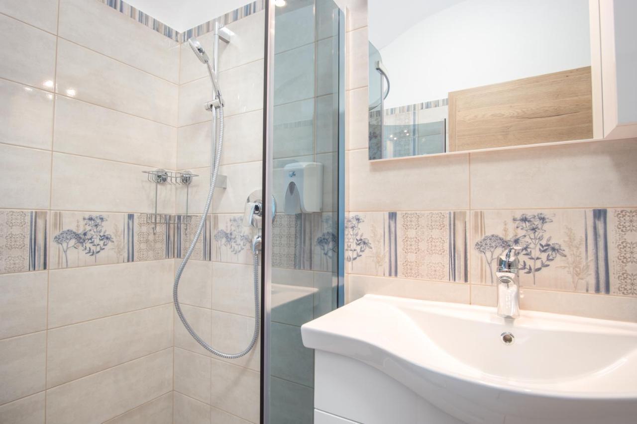 Vila Radolca Apartments & Rooms Radovljica Bagian luar foto