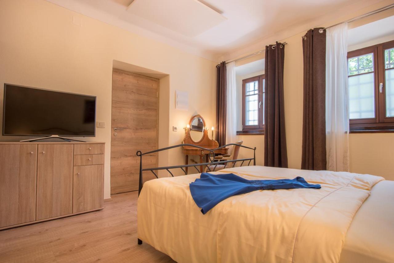 Vila Radolca Apartments & Rooms Radovljica Bagian luar foto